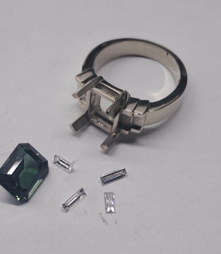 Ring frame without gemstones, prepared for custom gem setting